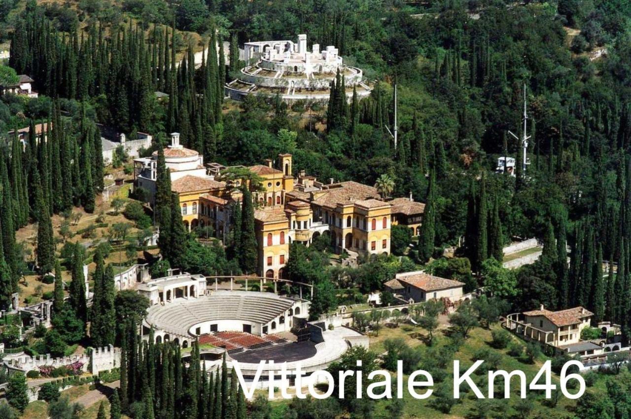 Appartamento "Il Vicolo" 페스키에라델가르다 외부 사진