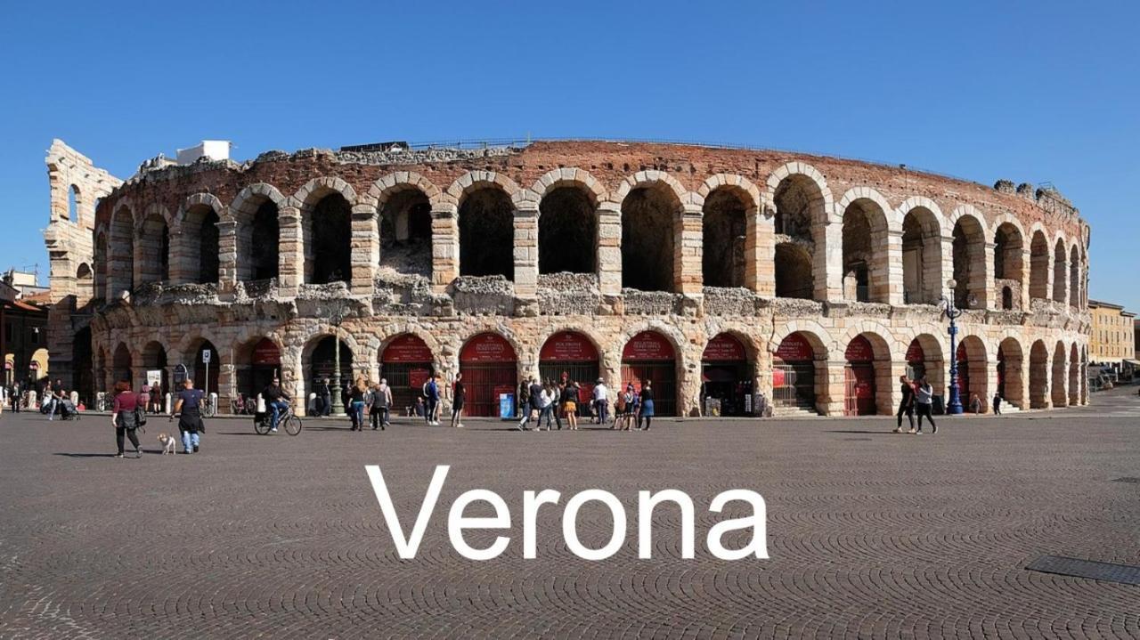 Appartamento "Il Vicolo" 페스키에라델가르다 외부 사진